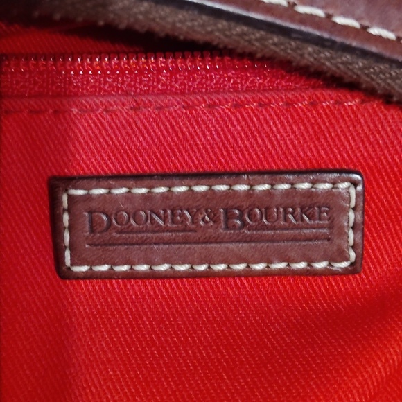 Dooney & Bourke Purse Heart Logo - Picture 14 of 16